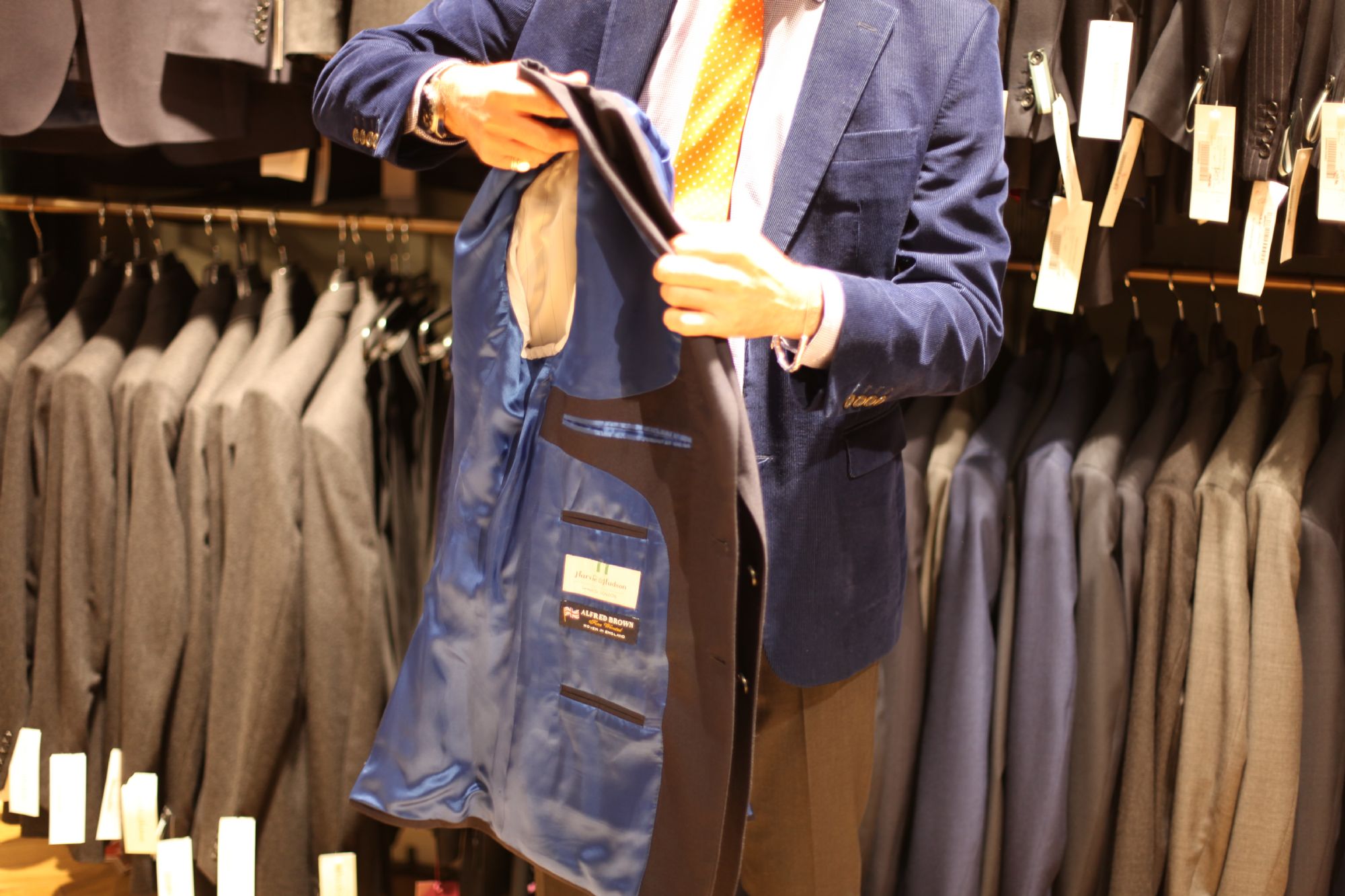 How to fold a Suit Jacket for Business Travel